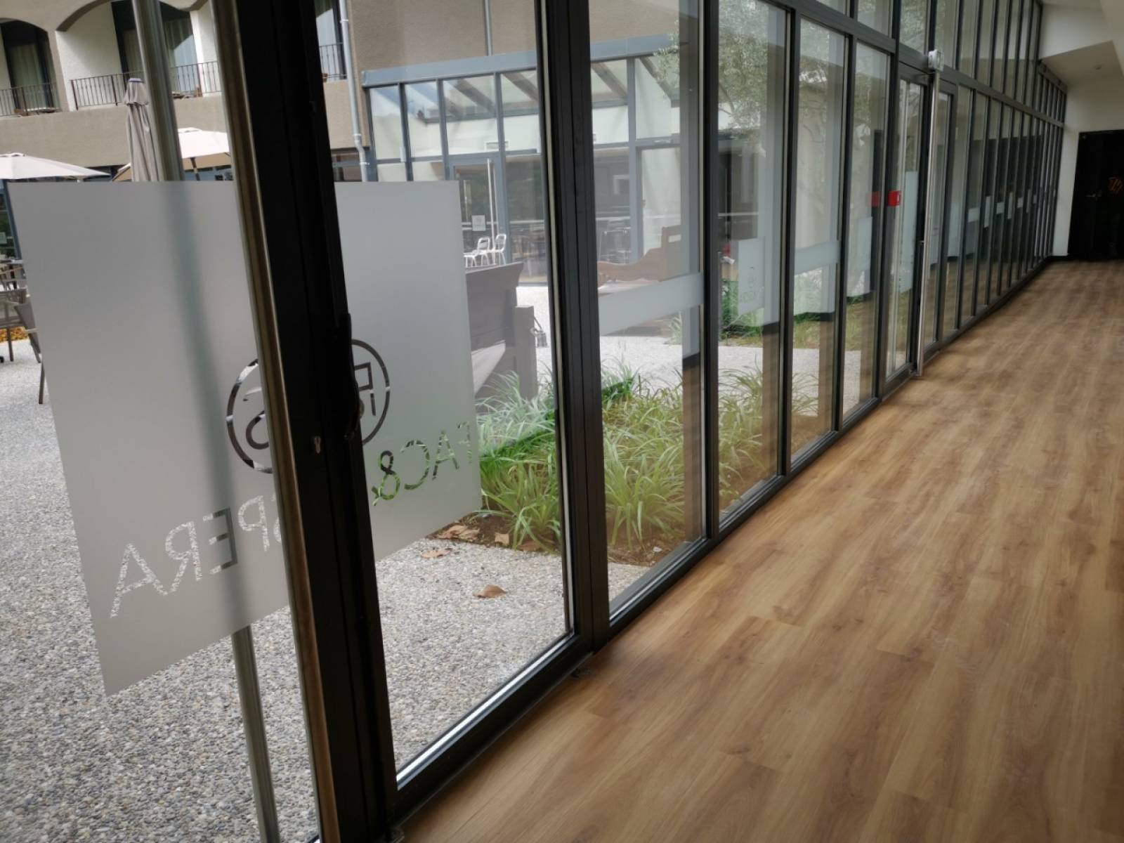 Pose de film teinté sur fenêtre pour protection solaire Valence 26 Drôme