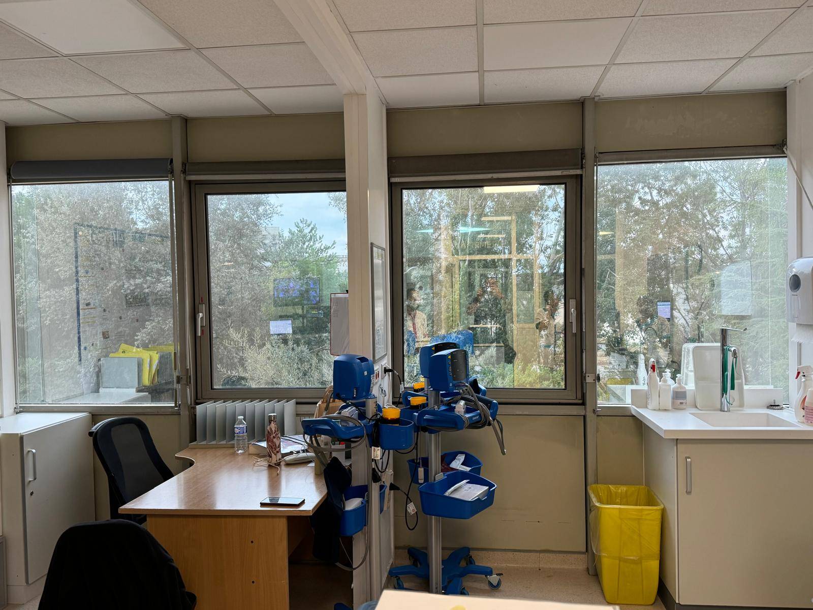 Installation de film pour se protéger de la chaleur dans un ERP à Avignon dans le Vaucluse