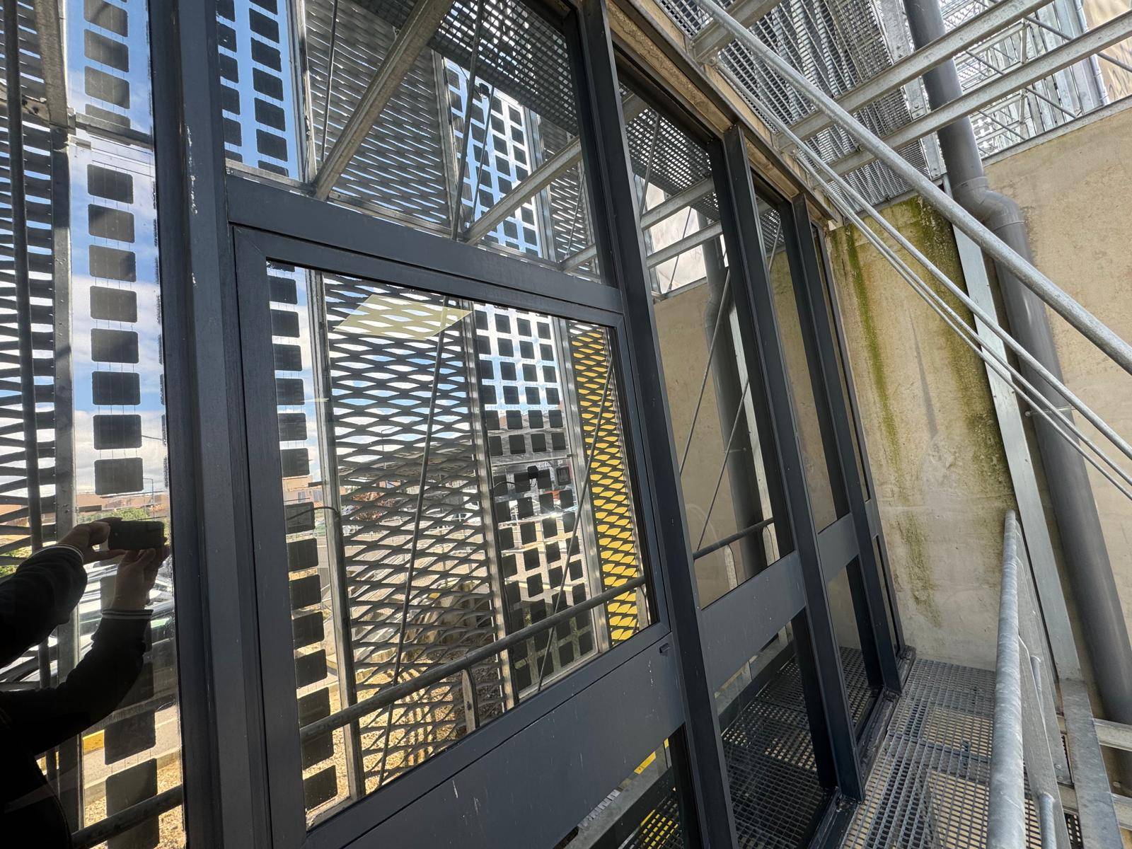 Film Nickel 80 XC de Solar Screen pour abaisser la température intérieure dans un ERP dans le 13