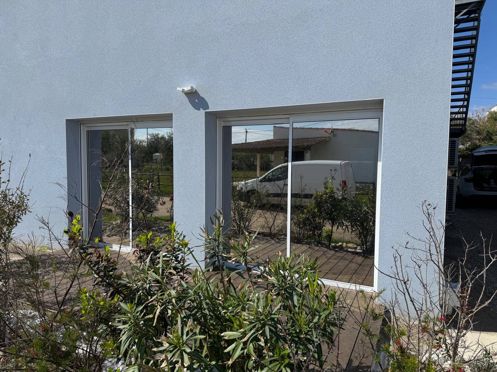 Installation de film Chrome 270 XC de Solar Screen pour un particulier à Frontignan