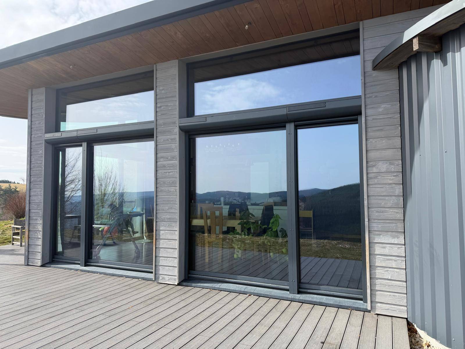 Installation sur mesure d'un film de protection solaire dans le 43