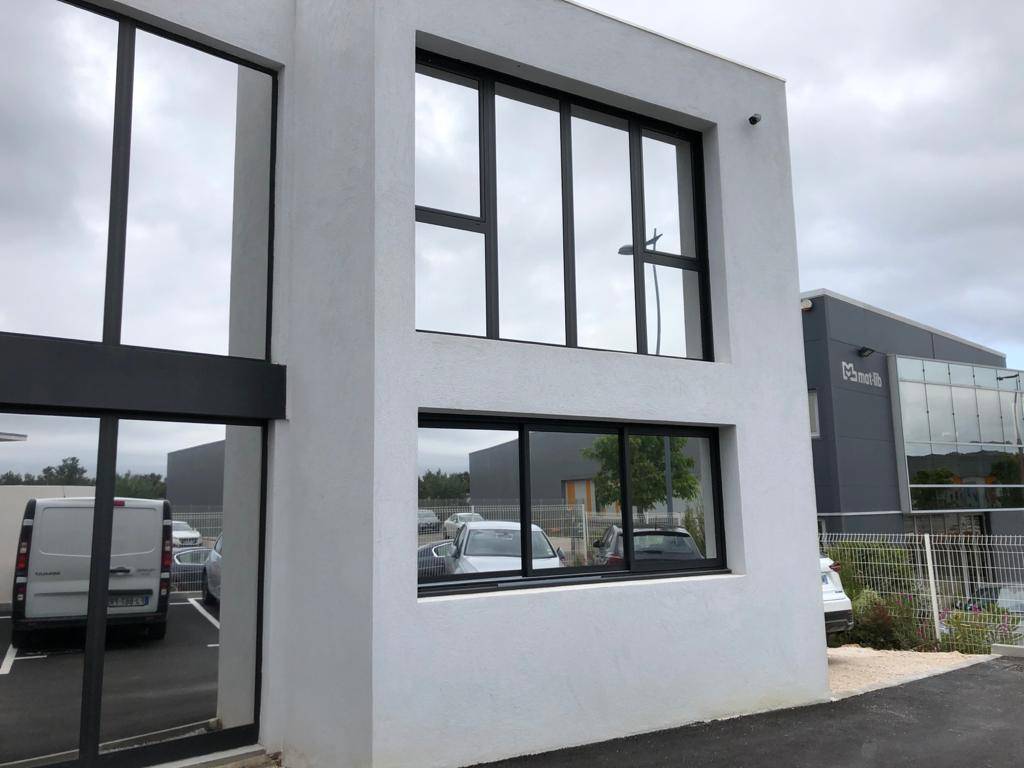 Exemple de baies vitrées grand format équipées de film solaire de rejet de chaleur à Aubgane, Bouches du Rhône