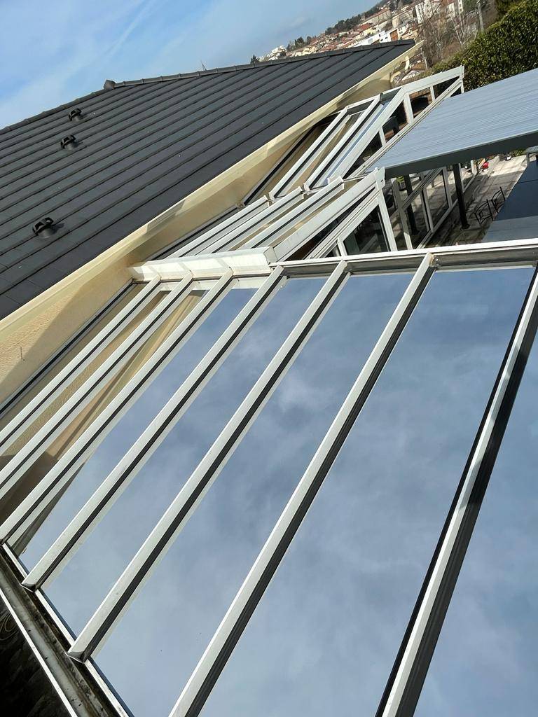 Verrière équipée de films solaire anti chaleur près de Roussillon