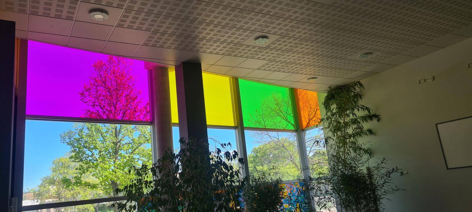Personnaliser les vitres d'un établissement public dans le Gard