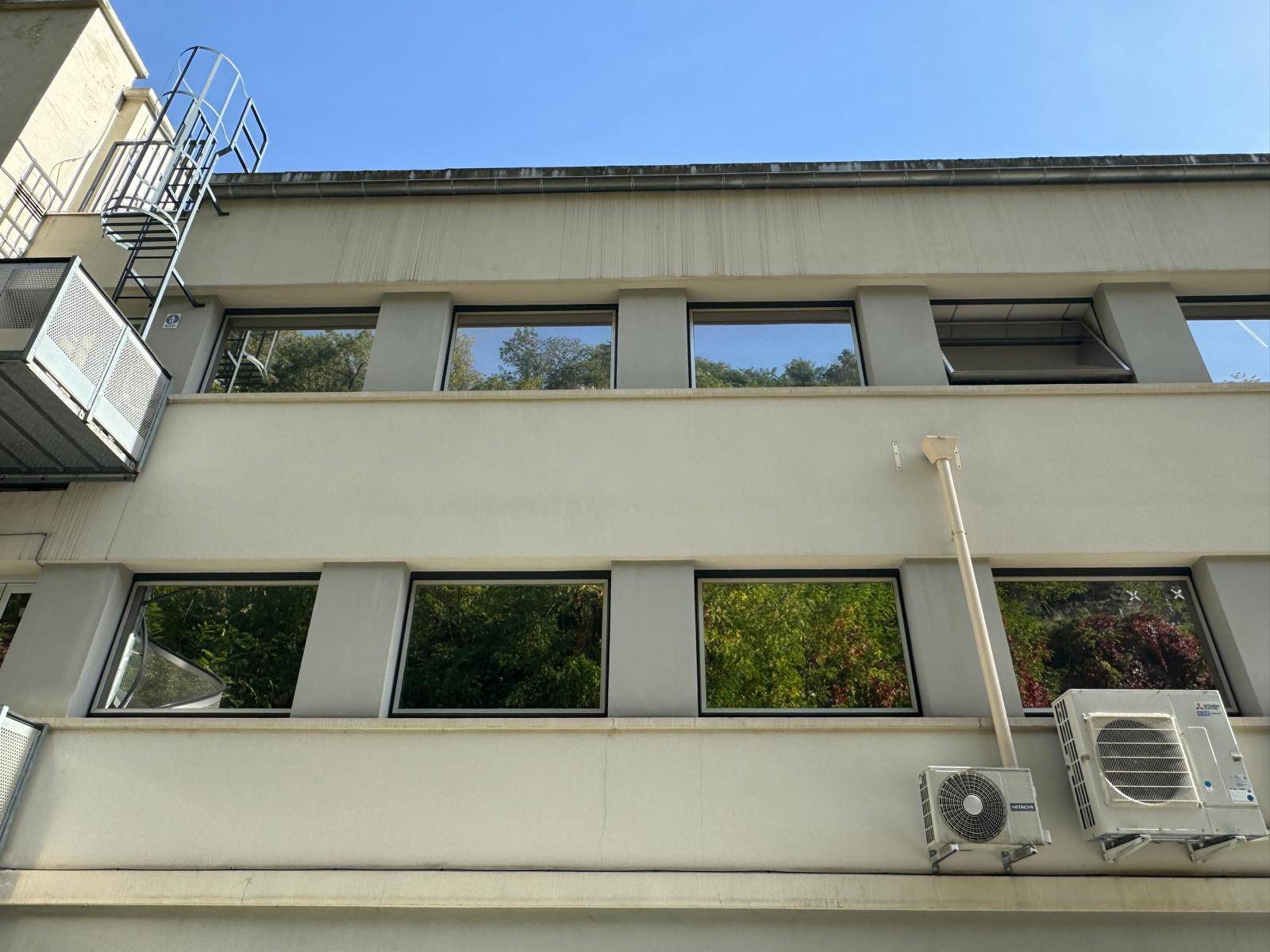 Films de protection solaire pour baisser la température intérieure d'un site à Lyon