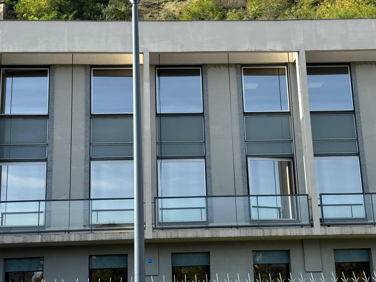 Mise en place de films Vista 80XC Solar Screen dans le Rhône
