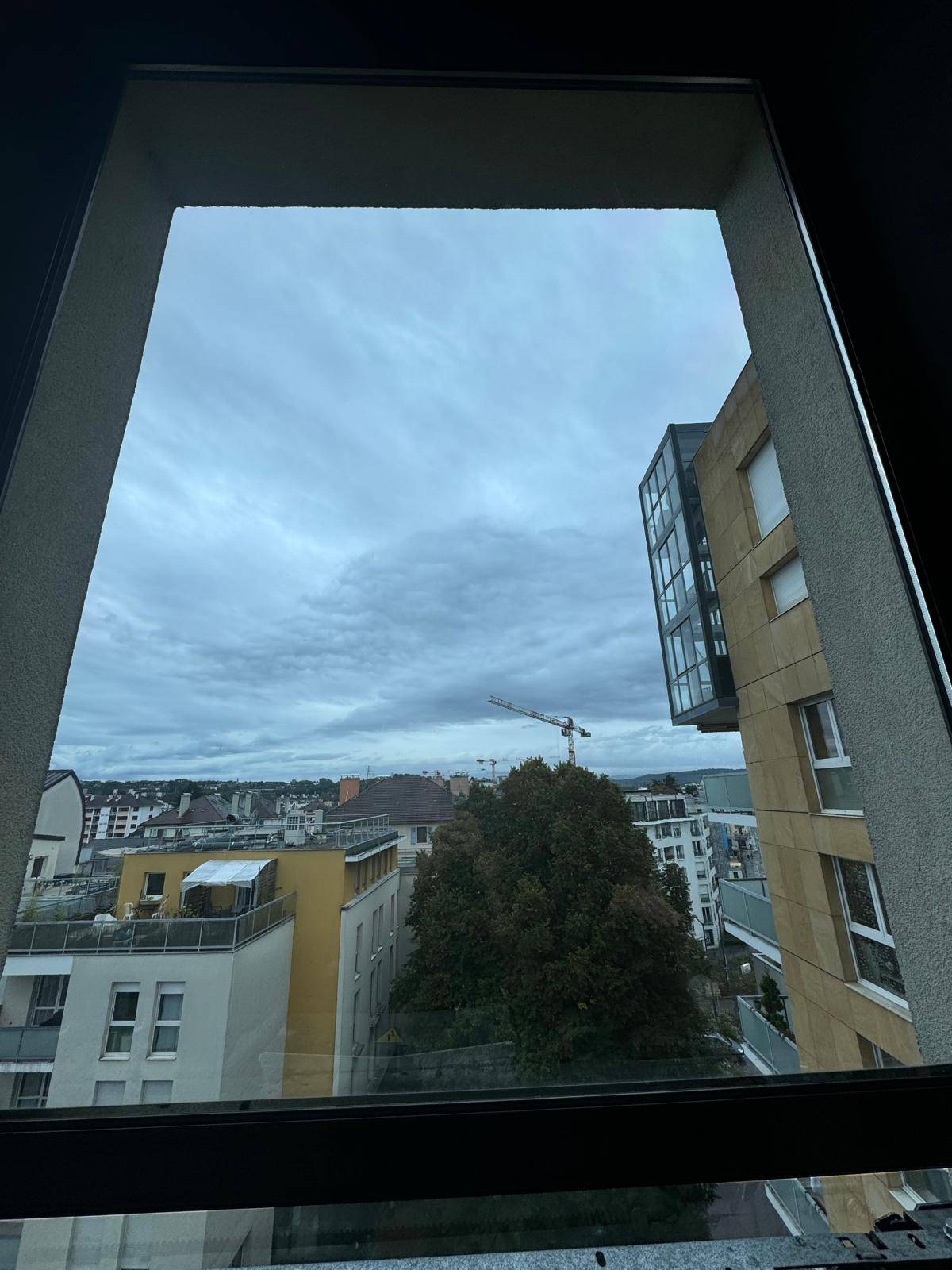 Limiter les pannes de l'ascenseur avec la pose de films de contrôle solaire à Annecy