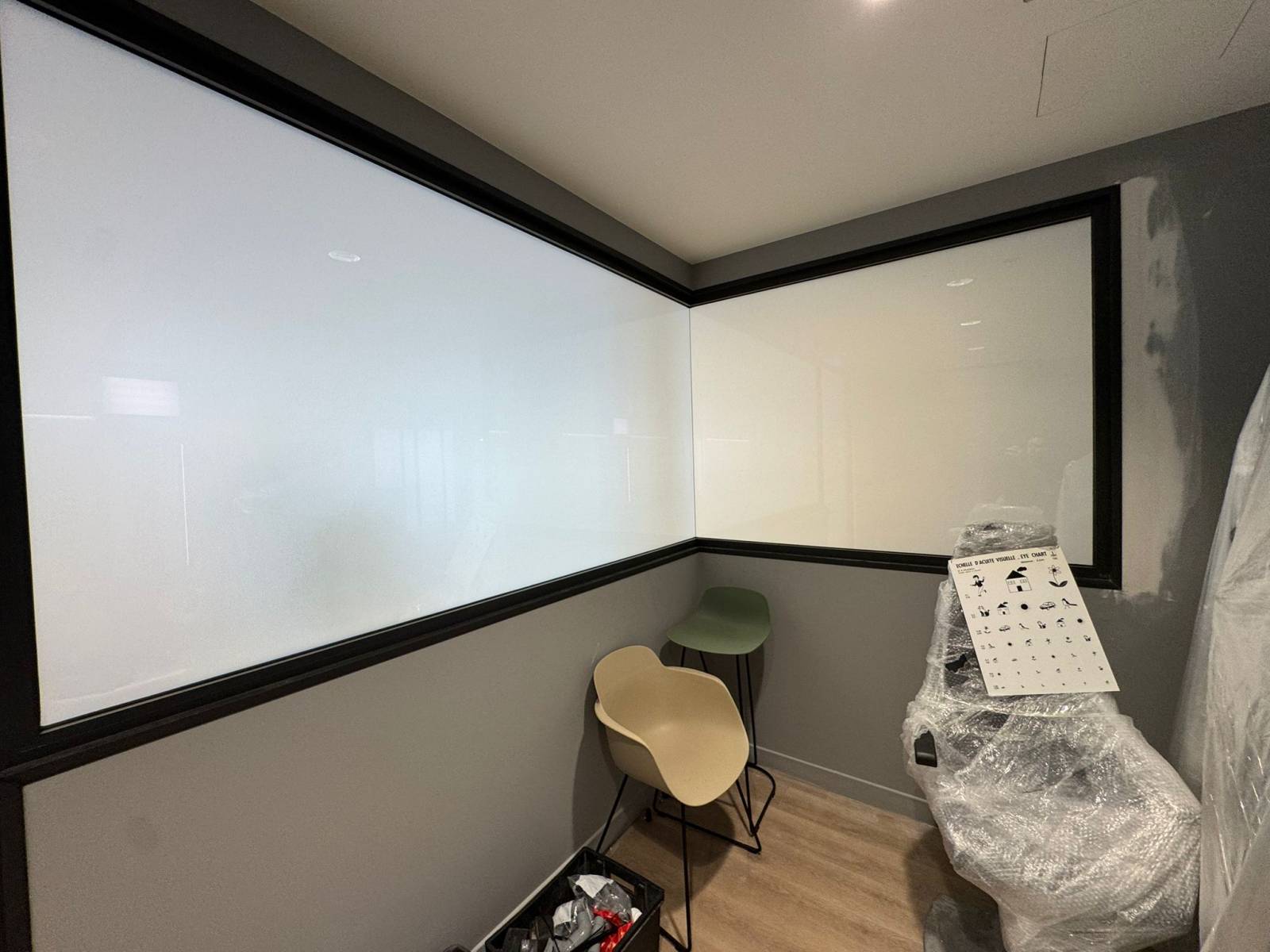 Photo au sein de la zone d'examen avec film opacifiant connecté en mode opaque à Perpignan