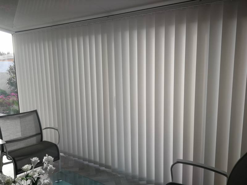 store bande verticale montelimar