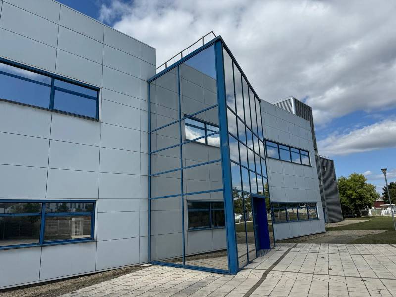 Films pour assurer discrétion, baisse des températures à l'intérieur du site dans le 38