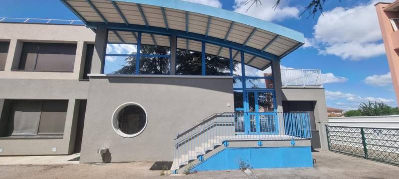 Traitement des vitrages de trois écoles à Saint Bonnet de Mure (69)