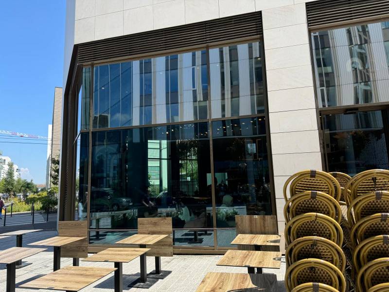 Offrir un environnement agréable à sa clientèle et son personnel à Villeurbanne avec les films de protection solaire