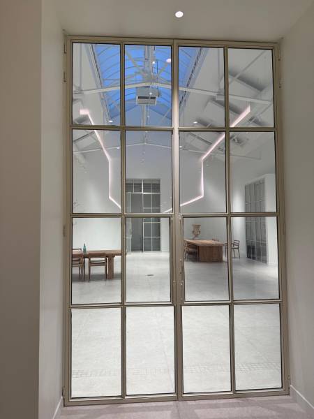 Smart film en mode transparent pour un espace de réception à Paris