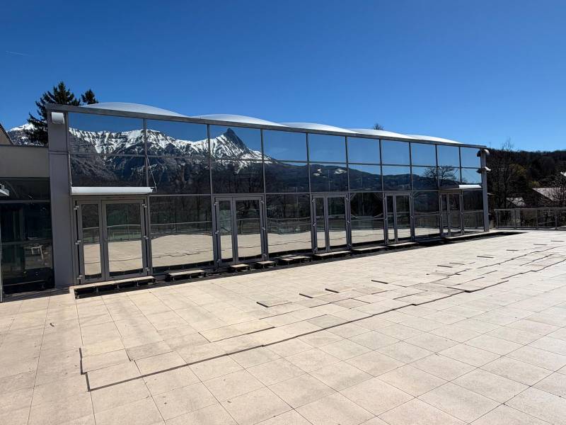 Réduire la chaleur dans un établissement vitré dans les Hautes-Alpes
