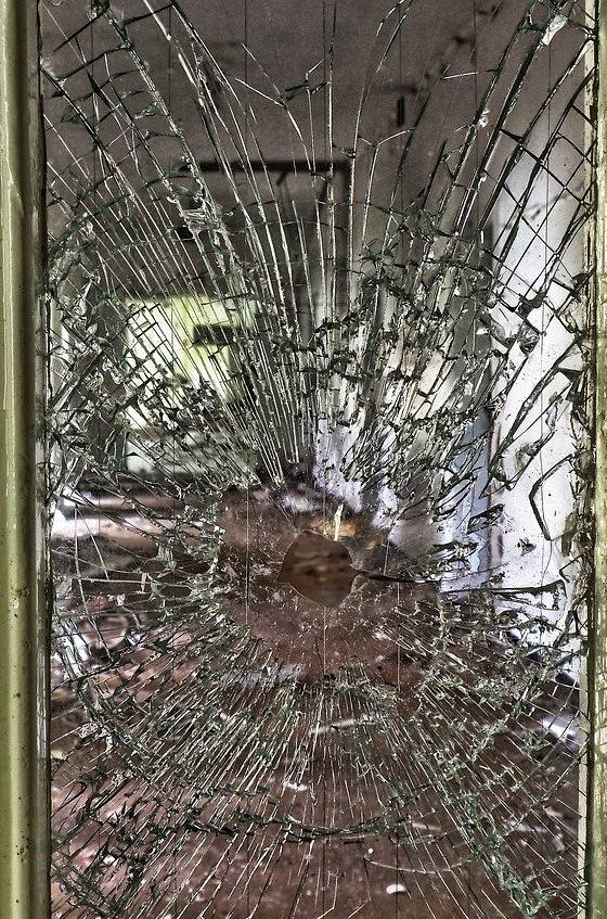 Quels sont les tarifs pour protéger les façades vitrées d'un bâtiment à Villeurbanne (69)