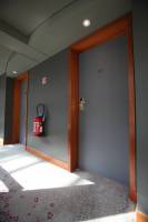 Le cover styl dans les espaces de travail pour habiller les portes
