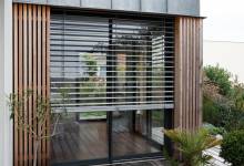 Le store sur mesure pour habiller fenêtres et baies vitrées chez les particuliers et professionnels en PACA