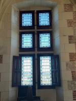 Installation d'un film anti-UV pour protéger les vitraux et oeuvres d'art du Château d'Amboise en Touraine