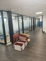 Exemple de pose de vitrophanie sur les vitrages de bureaux à Montpellier