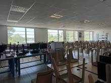 Film solaire pour protéger de la chaleur solaire entrante dans un collège dans le 30