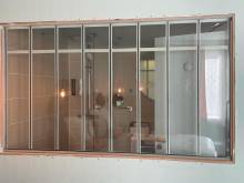 Verrière avec pose de film On/Off dans hôtel près de Paris