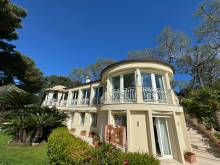 Contrer les effets néfastes des rayons utra-violets avec un film de protection solaire à Saint-Jean-Cap-Ferrat