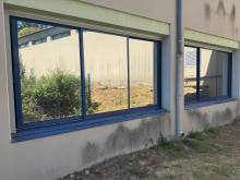 Film aspect miroir sans tain pour réduire la chaleur des salles de classe près de Nîmes