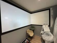 Photo au sein de la zone d'examen avec film opacifiant connecté en mode opaque à Perpignan